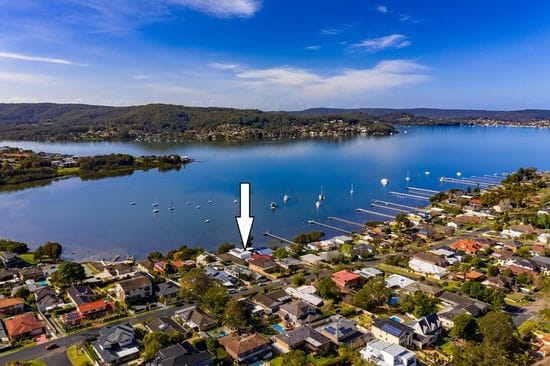 Absolute Waterfront & A Brand New Build 125b Albany Street, Point Frederick Absolute Waterfront & A Brand New Build 125b Albany Street, Point Frederick